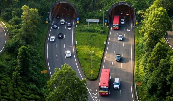 രാത്രിയാത്ര നിരോധനം തുരങ്കപാത  സാധ്യത പഠനത്തിന്  വിദഗ്ദസമിതിയെ  നിയോഗിച്ചുവെന്ന്  നിധിന്‍ ഗഡ്കരി