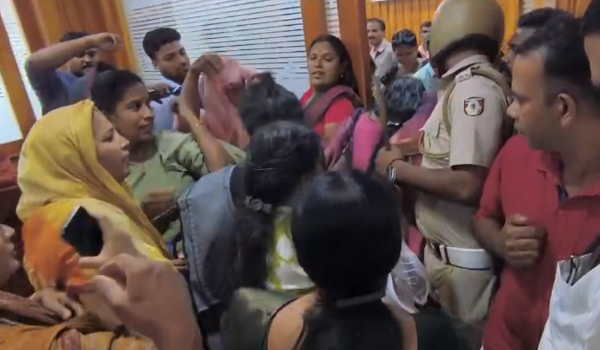 സുല്‍ത്താന്‍ ബത്തേരി നഗരസഭയില്‍ സി.പി.എം പ്രതിഷേധം