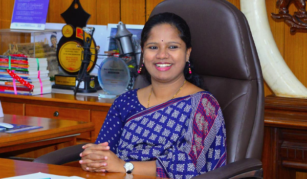 സോഷ്യല്‍ മീഡിയ ഉപയോഗിക്കുമ്പോള്‍ ജാഗ്രത വേണം: ജില്ലാ കളക്ടര്‍