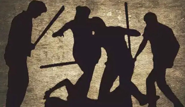 വിദ്യാര്‍ഥികളെ മര്‍ദിച്ചതായി പരാതി; ഒന്‍പത് പേര്‍ക്കെതിരെ കേസെടുത്തു