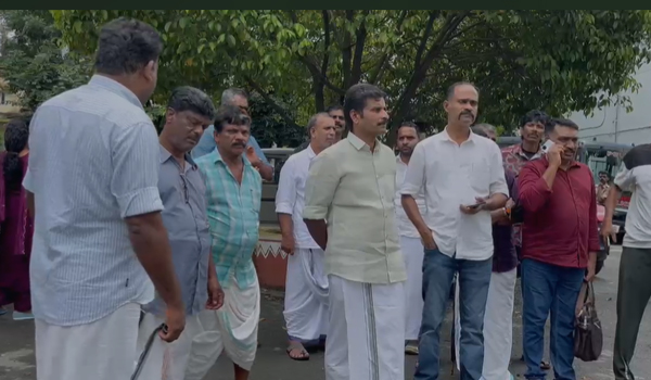 ഉരുള്‍പൊട്ടല്‍ ദുരന്തബാധിതര്‍ക്ക് ക്യാമ്പ് ബഹിഷ്‌കരിച്ച് ജനകീയ ആക്ഷന്‍ കമ്മിറ്റി